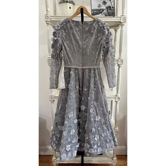 Mac Duggal Long Sleeve 3D Floral Midi Dress Size 4 in Sterling Gray